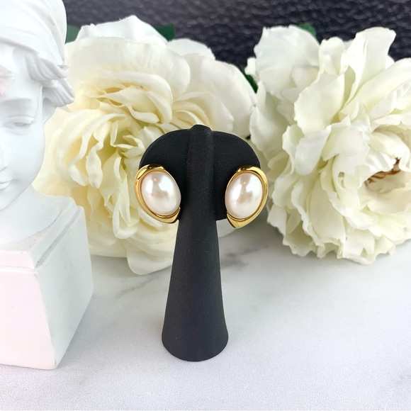 Vintage Napier Gold Tone Faux Pearl Oval Earrings - Picture 2 of 6